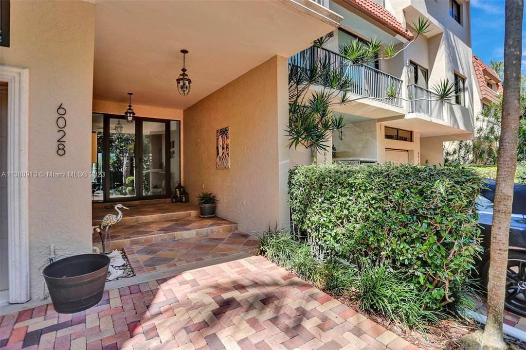 Недавно продано: $1,550,000 (3 спален, 2 ванн, 2801 Квадратных фут)