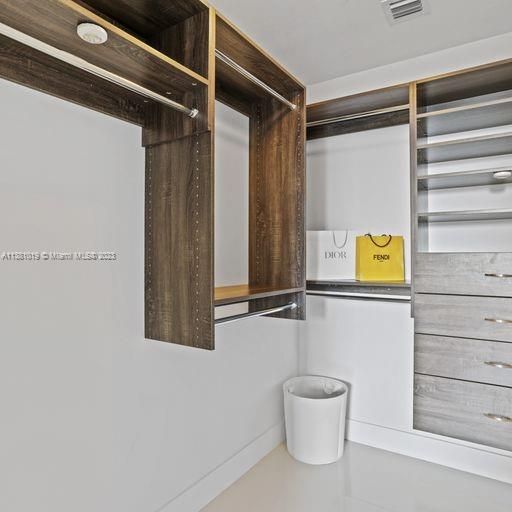 Недавно арендовано: $5,200 (2 спален, 2 ванн, 1099 Квадратных фут)