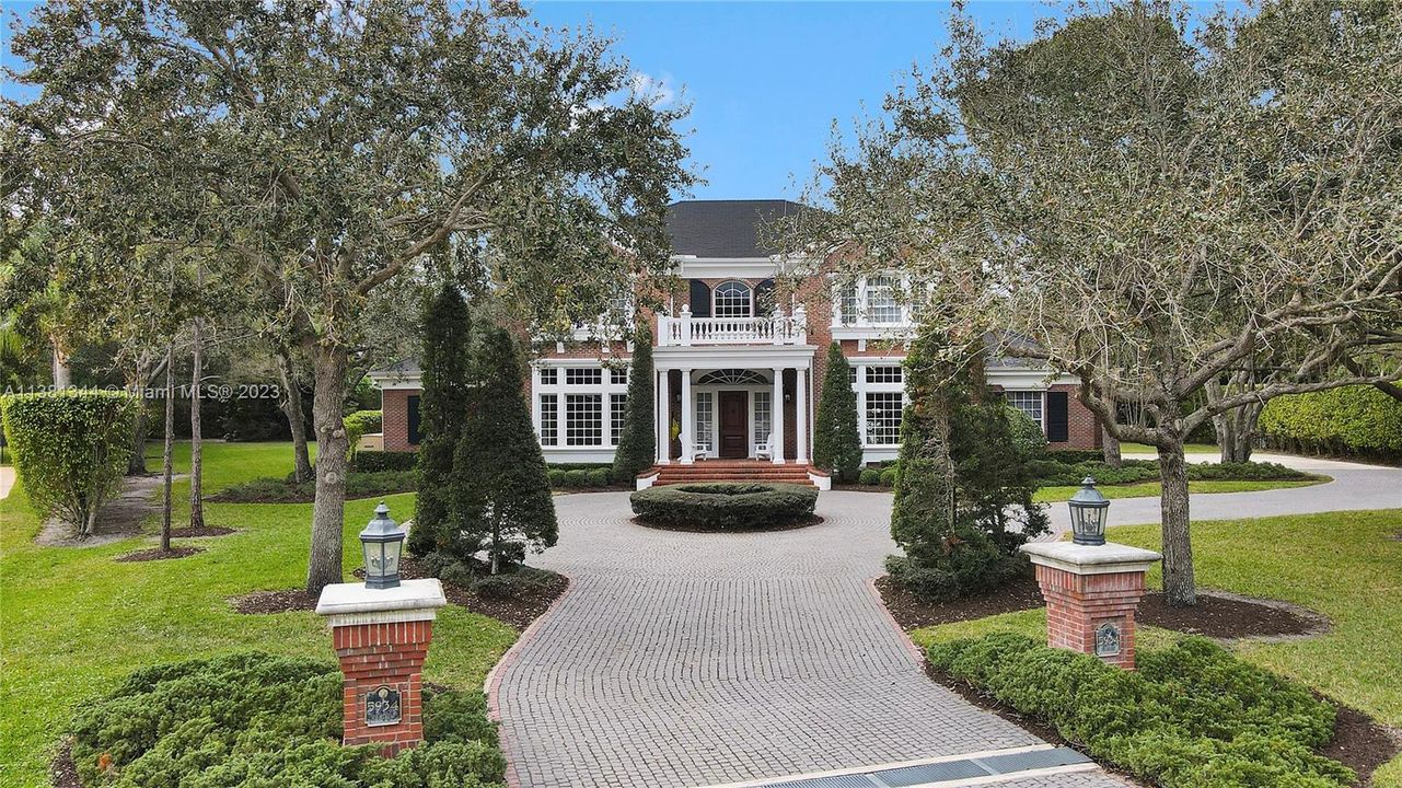 Recently Sold: $2,795,000 (4 beds, 4 baths, 4781 Square Feet)