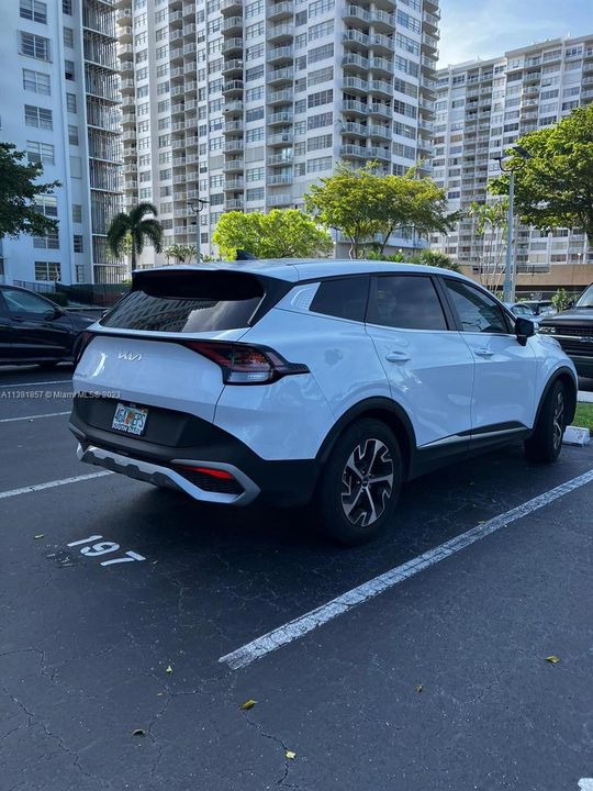 Recently Sold: $190,000 (1 beds, 1 baths, 563 Square Feet)