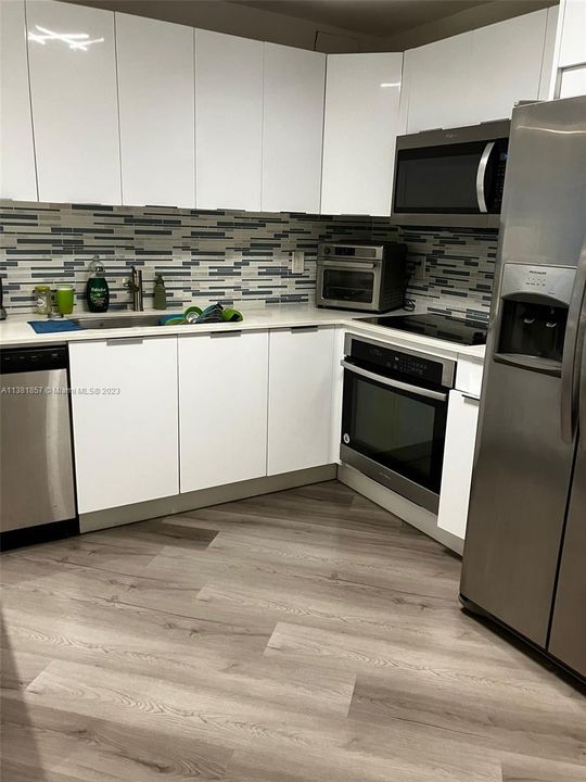 Recently Sold: $190,000 (1 beds, 1 baths, 563 Square Feet)