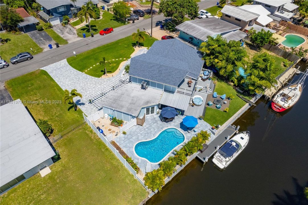 What a beauty.  Have I repeated enough of how much of an entertainment home this is in Fort Lauderdale?  Super convenient access to I-595 & the Florida Turnpike within 15 minutes of good dining and entertainment.  Not far from Hardrock Casino.  Still secluded waterfront living.