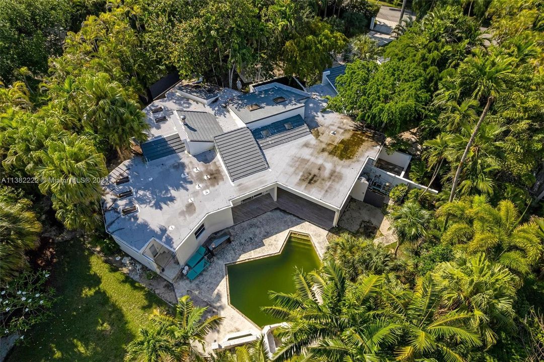 Recently Sold: $2,200,000 (5 beds, 5 baths, 4514 Square Feet)