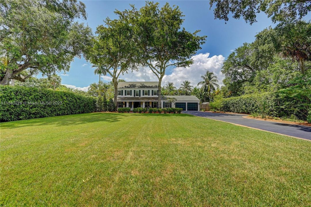 Recently Sold: $1,899,888 (3 beds, 3 baths, 2736 Square Feet)