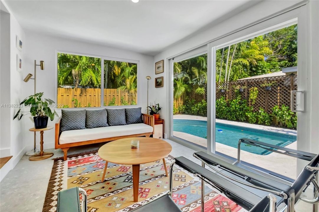 Recently Sold: $1,799,000 (3 beds, 3 baths, 1864 Square Feet)