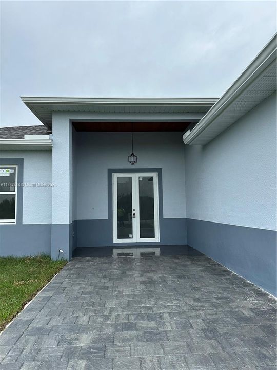 Recently Sold: $399,000 (4 beds, 2 baths, 2242 Square Feet)