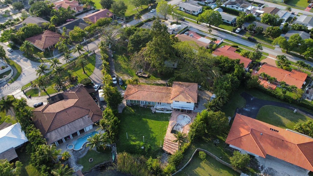 Active With Contract: $1,400,000 (4 beds, 3 baths, 3983 Square Feet)