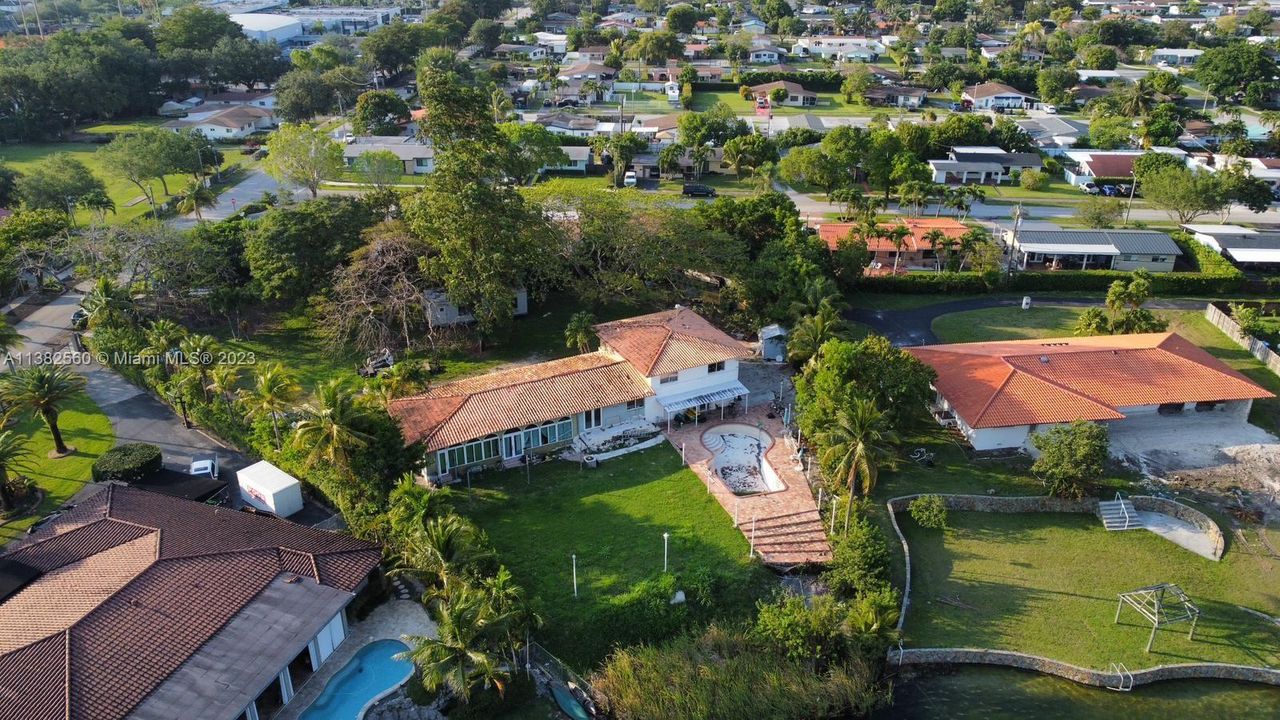 Active With Contract: $1,400,000 (4 beds, 3 baths, 3983 Square Feet)