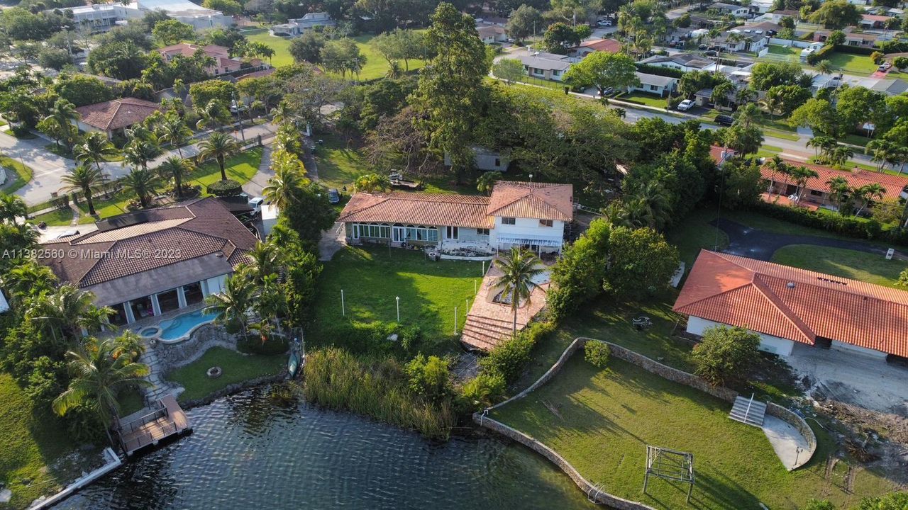 Active With Contract: $1,400,000 (4 beds, 3 baths, 3983 Square Feet)