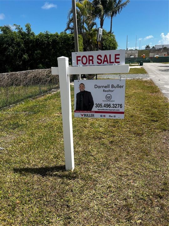 Vendido Recientemente: $165,000 (0.24 acres)