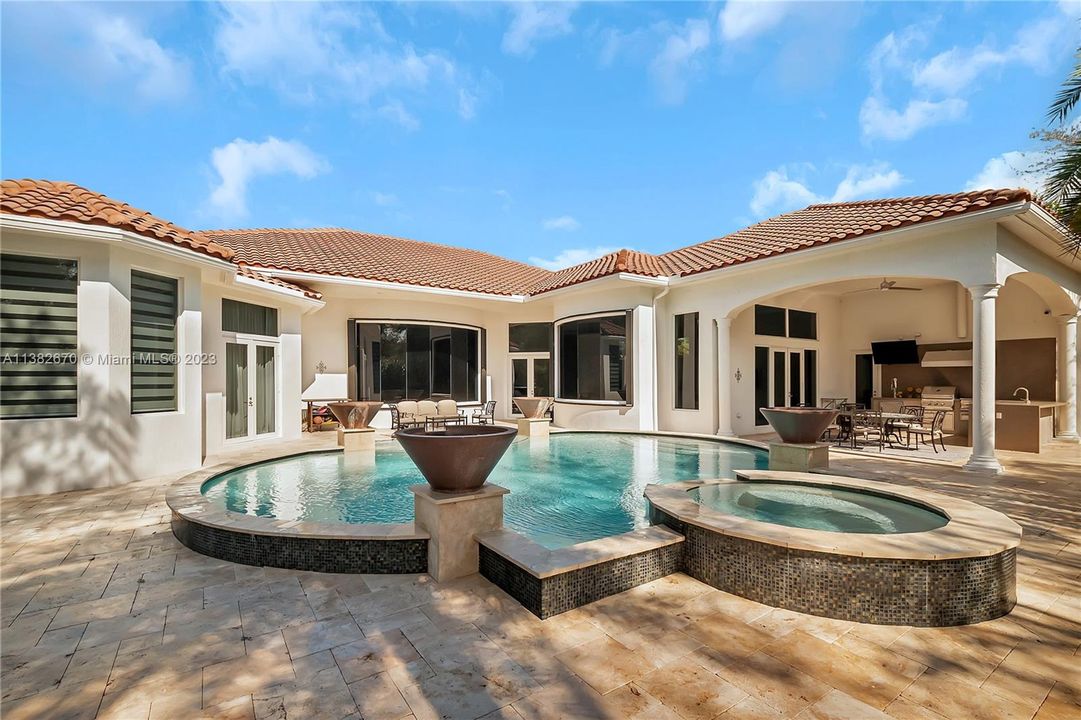 Recently Sold: $3,250,000 (7 beds, 5 baths, 5747 Square Feet)