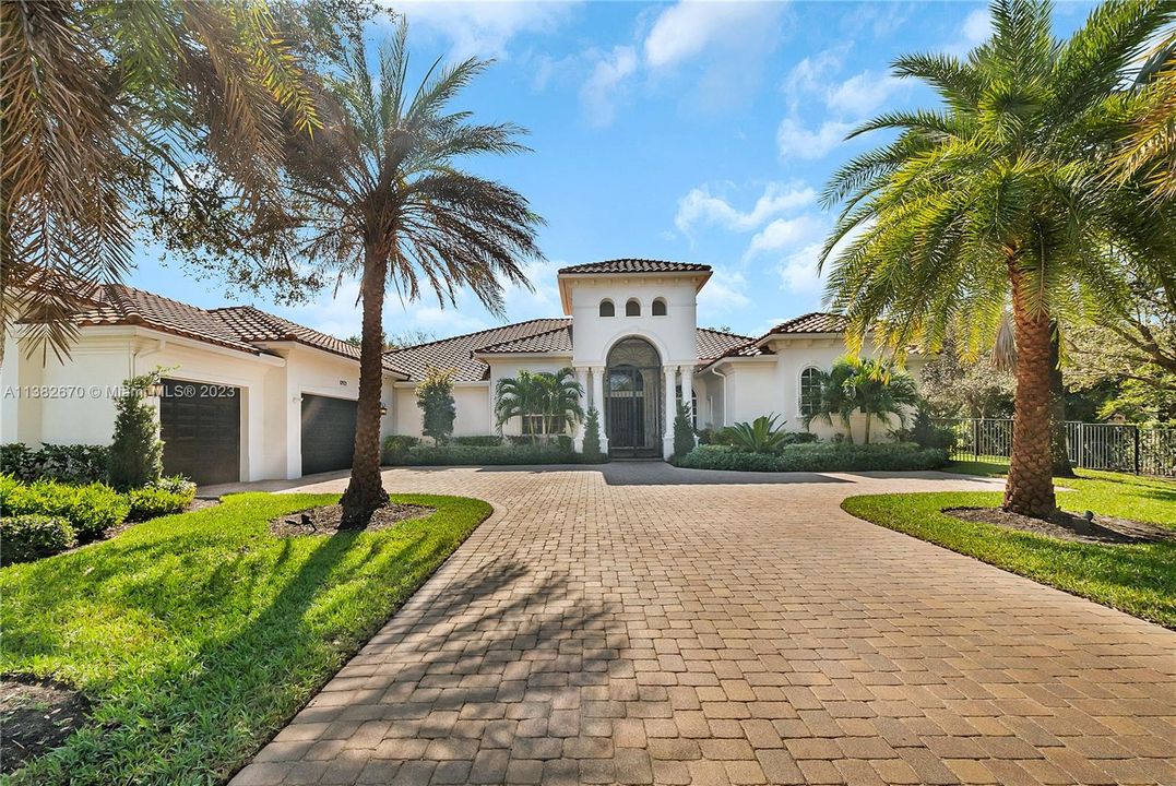 Recently Sold: $3,250,000 (7 beds, 5 baths, 5747 Square Feet)