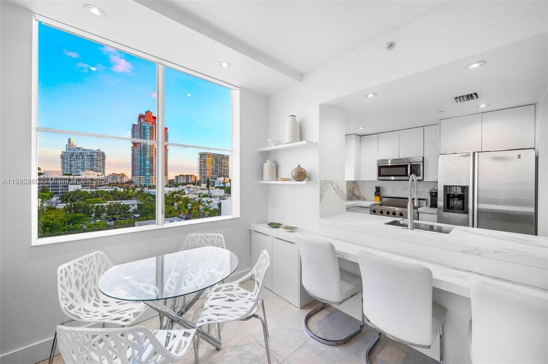 Recently Sold: $1,825,000 (2 beds, 2 baths, 1091 Square Feet)
