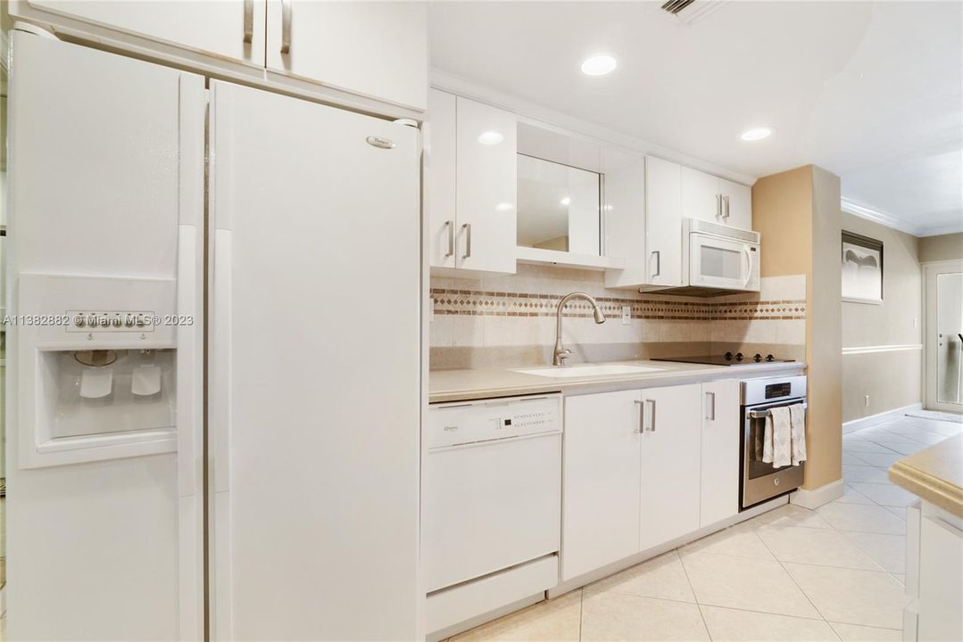 Recently Sold: $799,000 (2 beds, 2 baths, 1350 Square Feet)