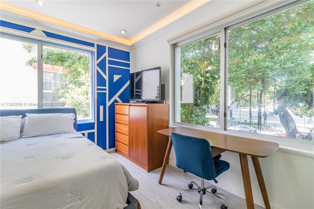 Недавно продано: $1,190,000 (5 спален, 5 ванн, 1870 Квадратных фут)