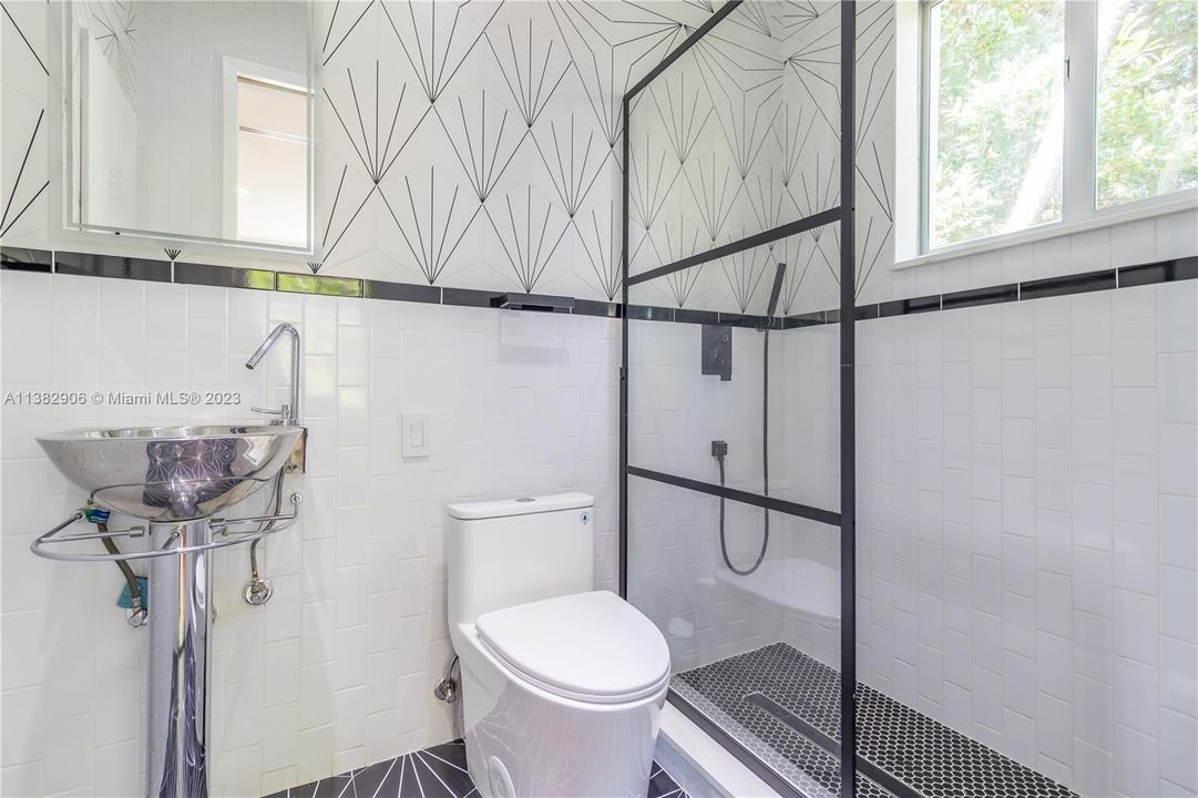 Недавно продано: $1,190,000 (5 спален, 5 ванн, 1870 Квадратных фут)