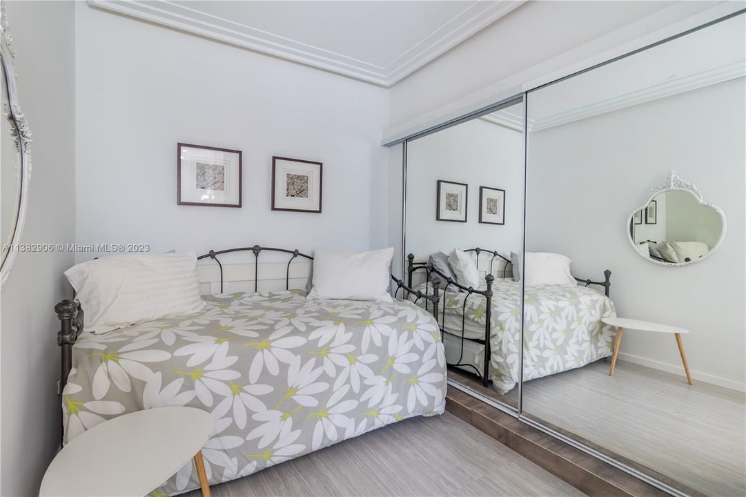 Недавно продано: $1,190,000 (5 спален, 5 ванн, 1870 Квадратных фут)