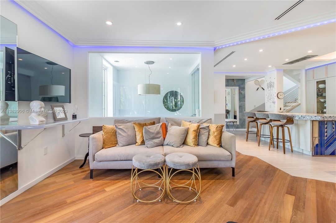 Недавно продано: $1,190,000 (5 спален, 5 ванн, 1870 Квадратных фут)