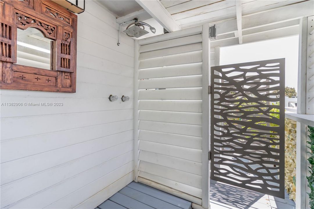 Недавно продано: $1,190,000 (5 спален, 5 ванн, 1870 Квадратных фут)