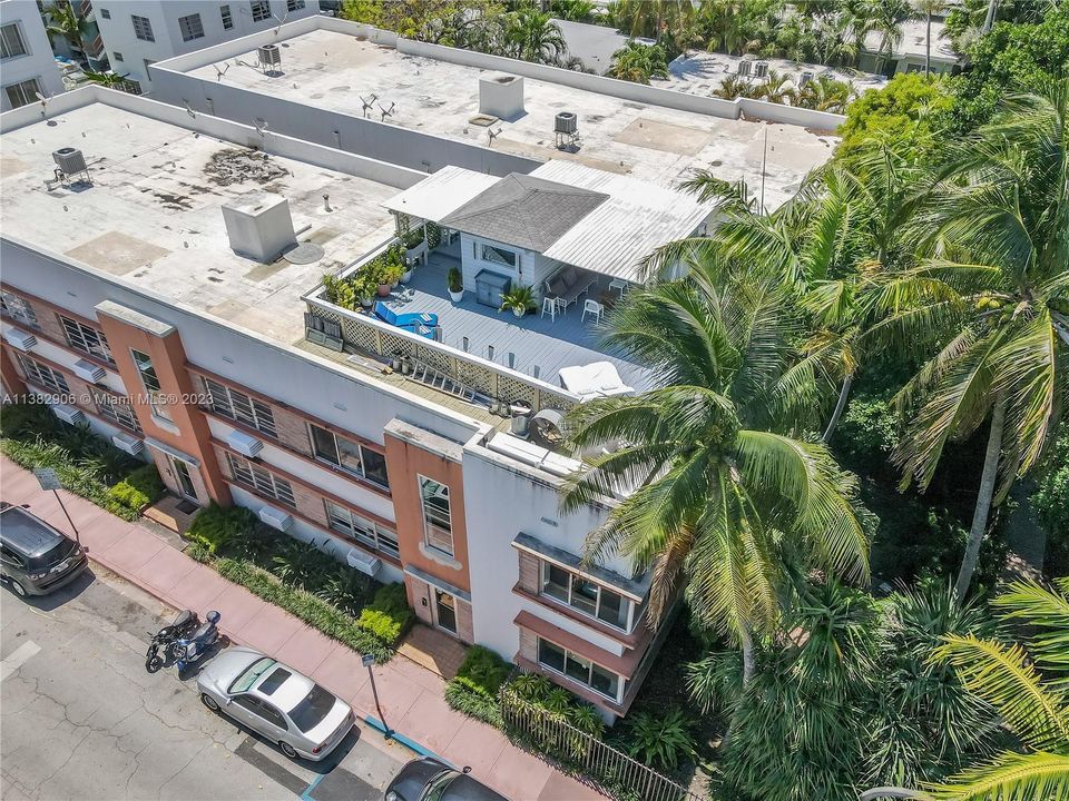 Недавно продано: $1,190,000 (5 спален, 5 ванн, 1870 Квадратных фут)