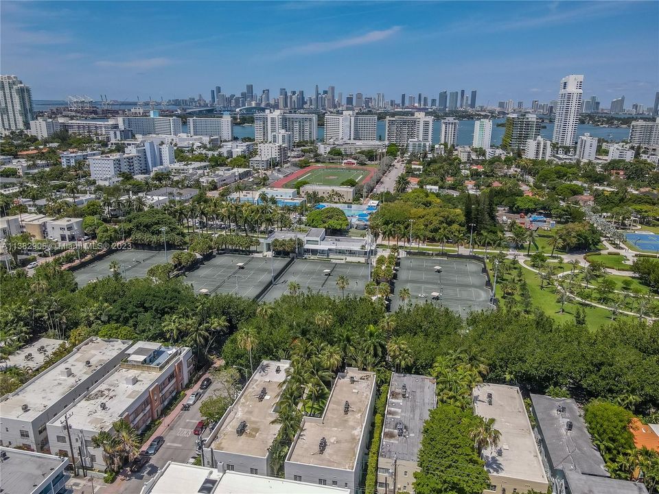 Недавно продано: $1,190,000 (5 спален, 5 ванн, 1870 Квадратных фут)