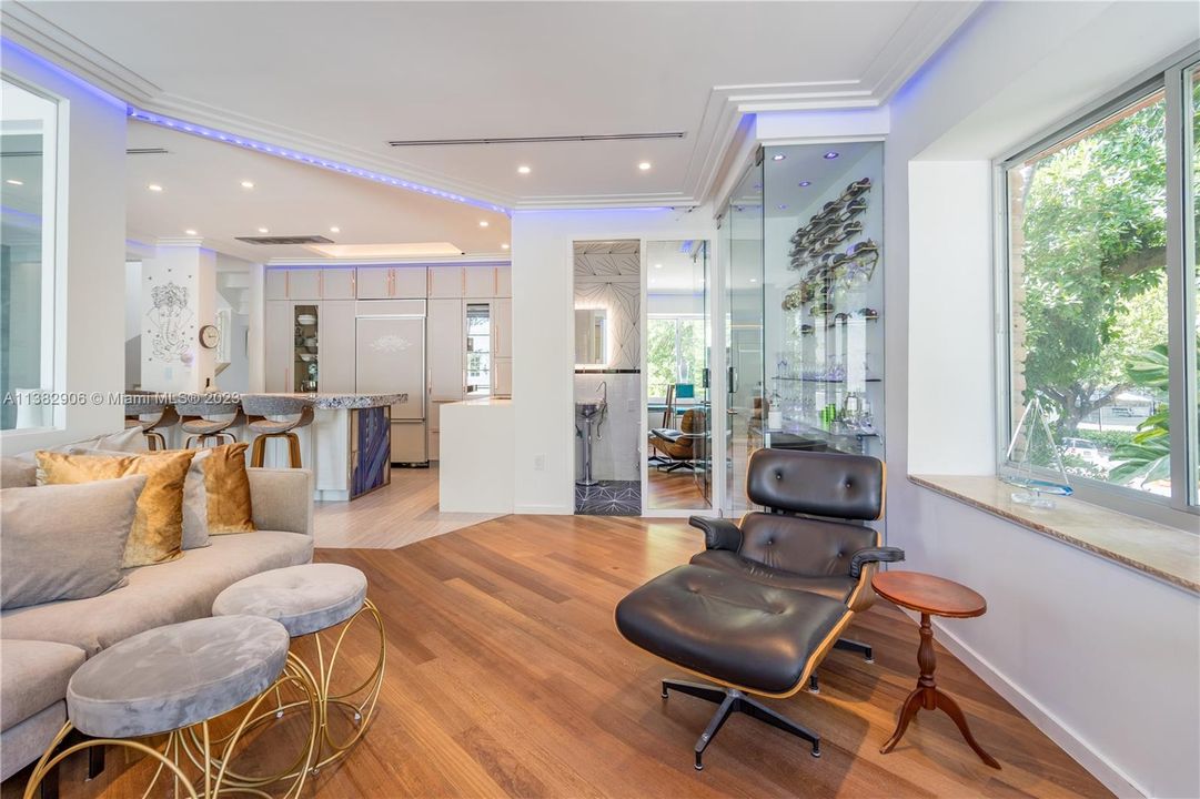 Недавно продано: $1,190,000 (5 спален, 5 ванн, 1870 Квадратных фут)