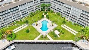 最近售出: $445,000 (2 贝兹, 2 浴室, 1002 平方英尺)