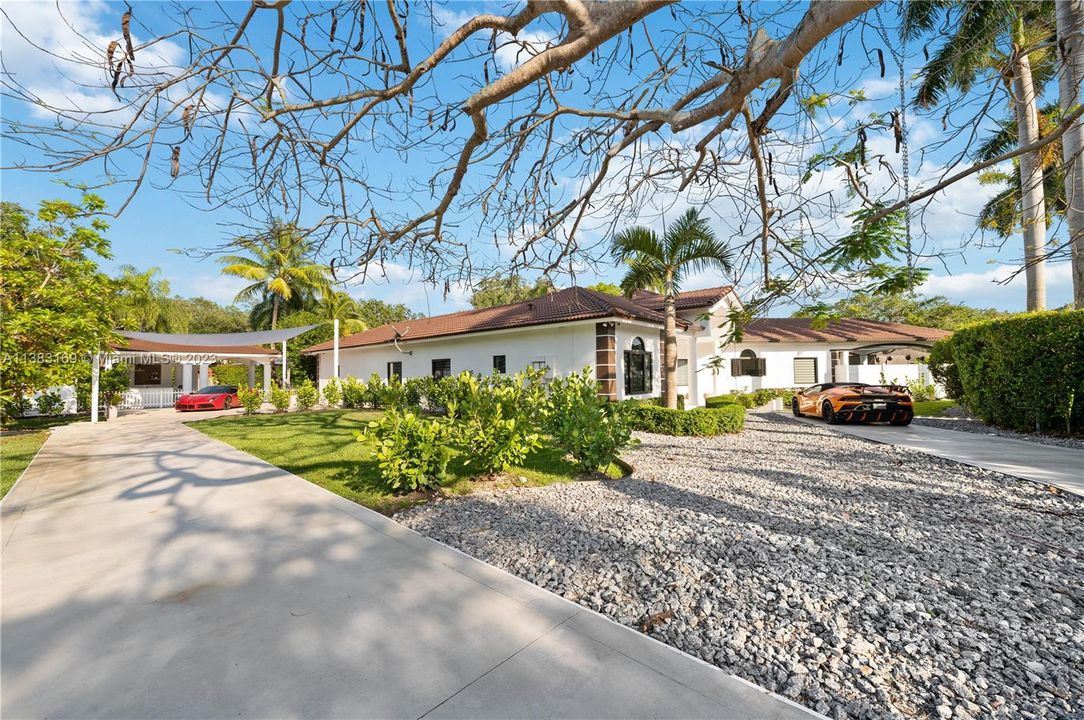 Recently Sold: $1,775,000 (5 beds, 4 baths, 2997 Square Feet)