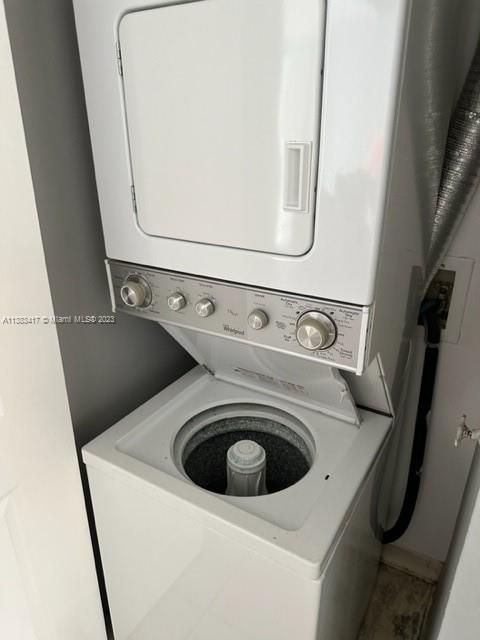 Vendido Recientemente: $260,000 (2 camas, 2 baños, 1095 Pies cuadrados)