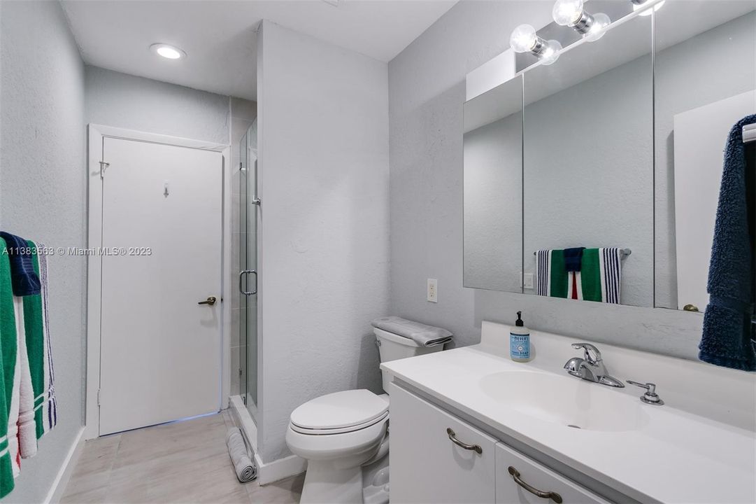 Recently Sold: $559,900 (3 beds, 2 baths, 2020 Square Feet)