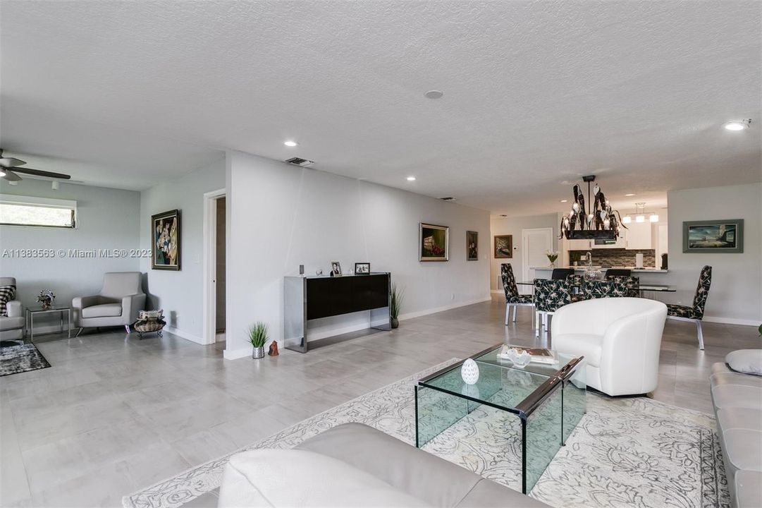 Recently Sold: $559,900 (3 beds, 2 baths, 2020 Square Feet)