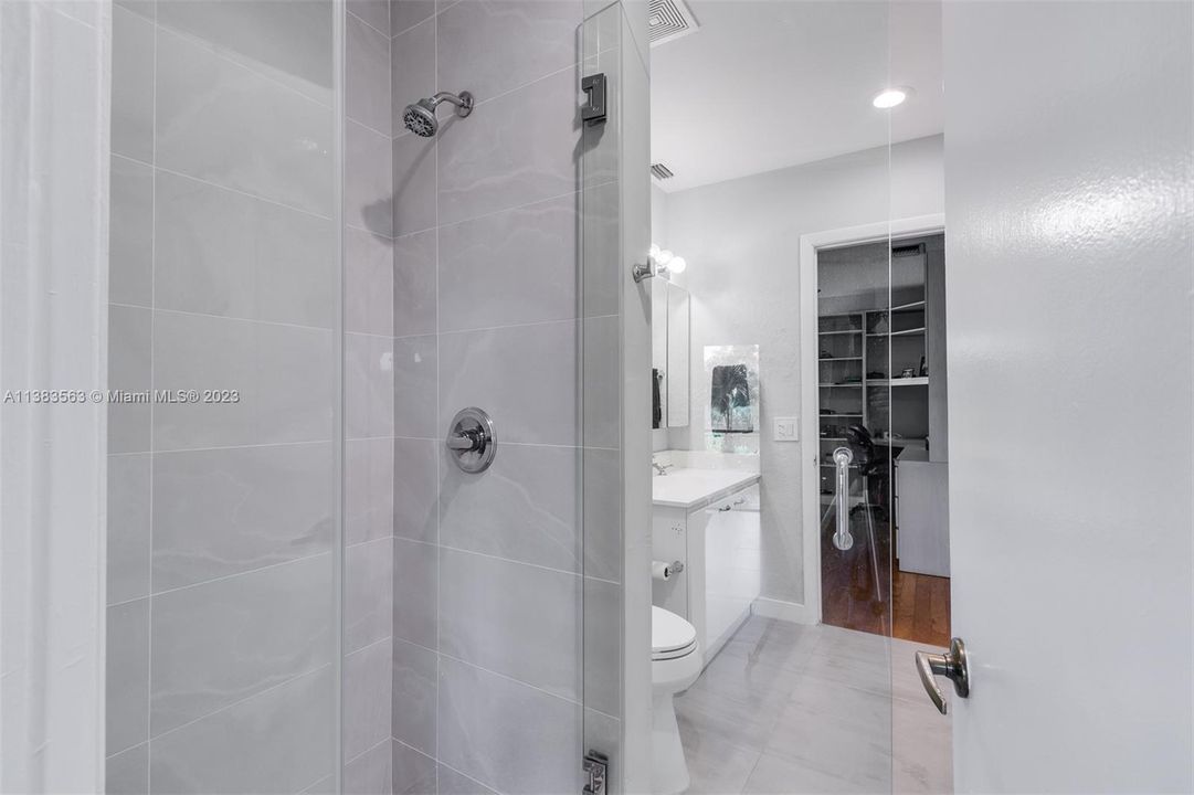 Recently Sold: $559,900 (3 beds, 2 baths, 2020 Square Feet)