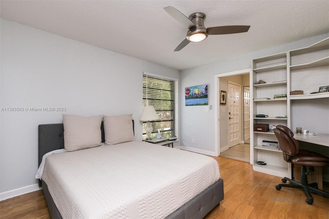 Recently Sold: $559,900 (3 beds, 2 baths, 2020 Square Feet)