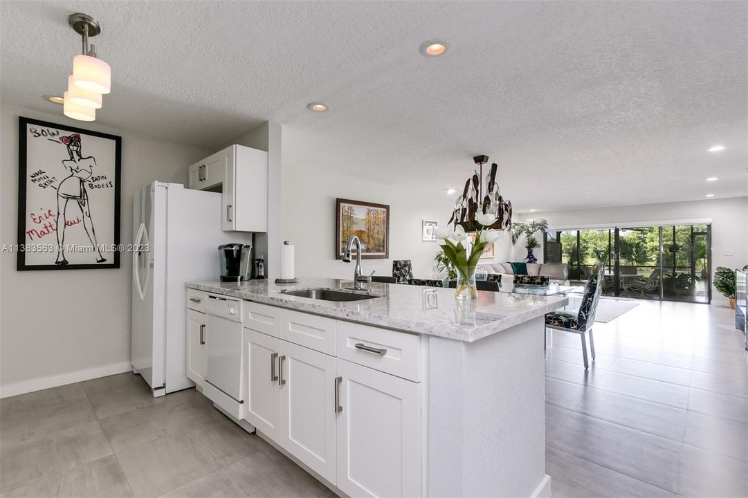 Recently Sold: $559,900 (3 beds, 2 baths, 2020 Square Feet)