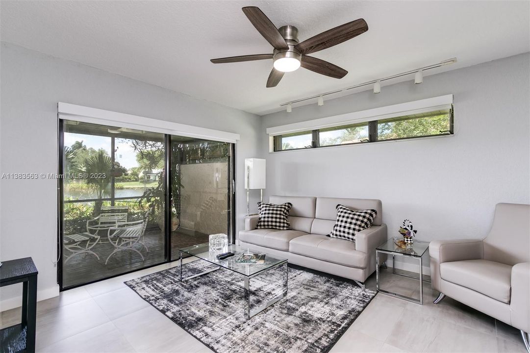 Recently Sold: $559,900 (3 beds, 2 baths, 2020 Square Feet)