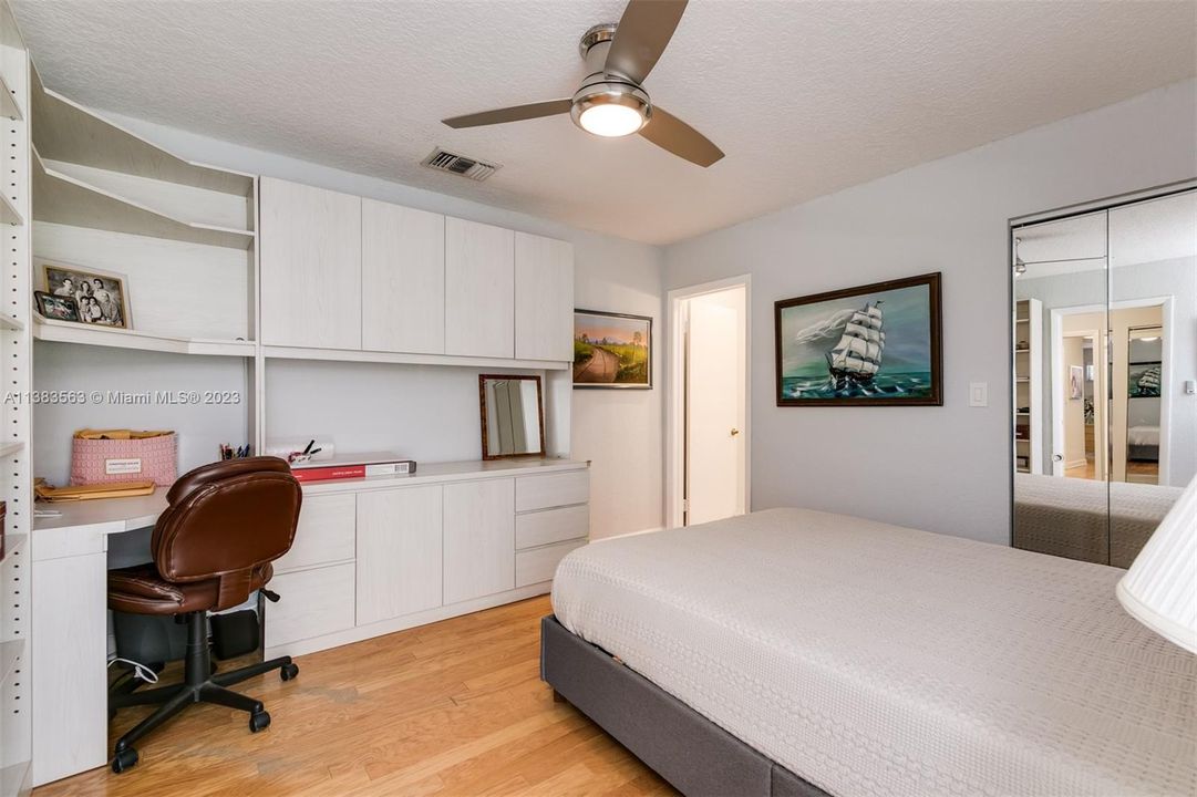 Recently Sold: $559,900 (3 beds, 2 baths, 2020 Square Feet)