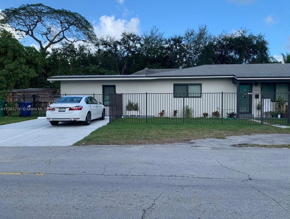 Recently Rented: $2,500 (2 beds, 1 baths, 799 Square Feet)