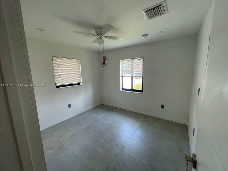 Recently Rented: $2,500 (2 beds, 1 baths, 799 Square Feet)