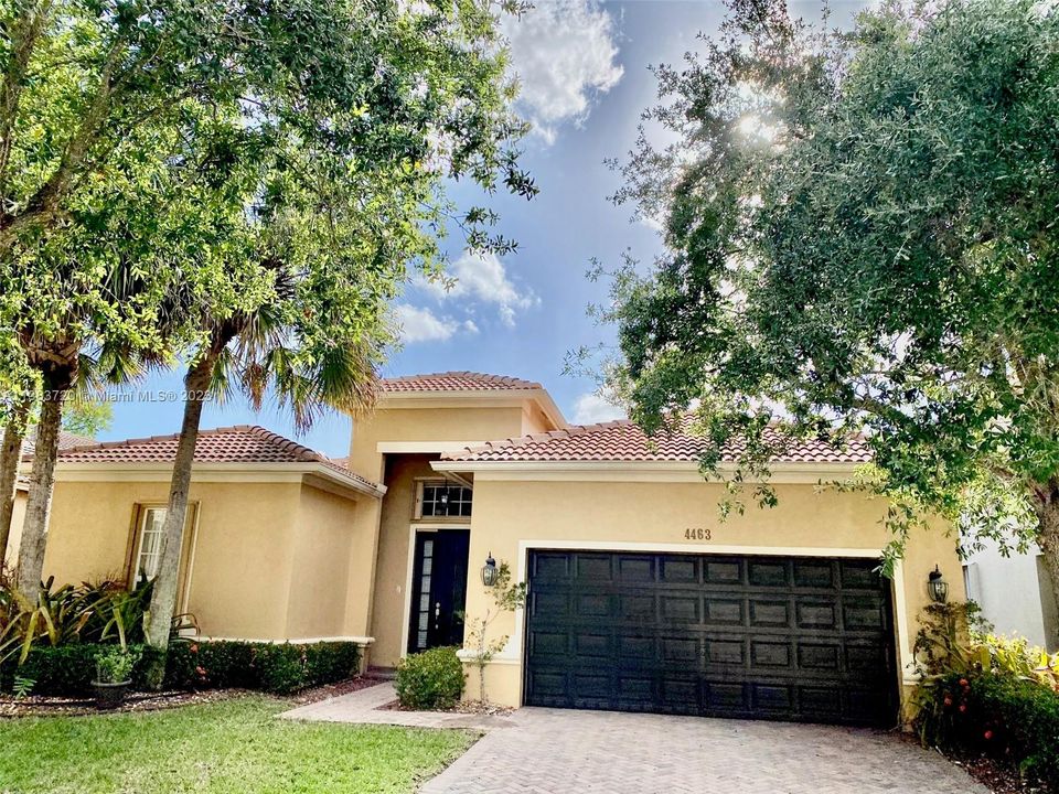 Recently Rented: $5,300 (4 beds, 3 baths, 2476 Square Feet)