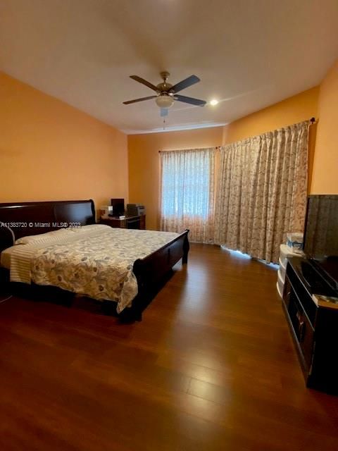 Recently Rented: $5,300 (4 beds, 3 baths, 2476 Square Feet)