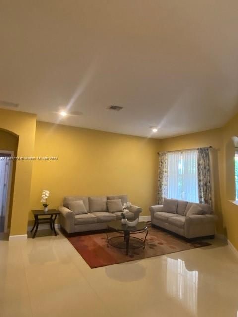 Recently Rented: $5,300 (4 beds, 3 baths, 2476 Square Feet)