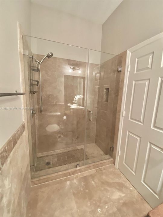 Recently Rented: $5,300 (4 beds, 3 baths, 2476 Square Feet)