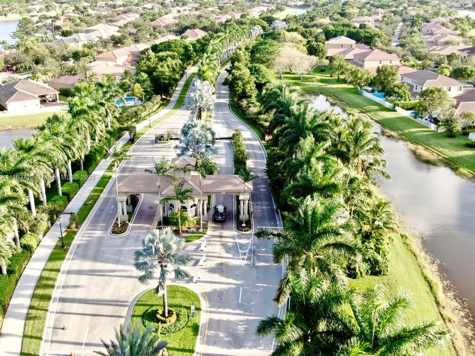 Recently Rented: $5,300 (4 beds, 3 baths, 2476 Square Feet)