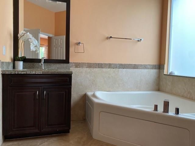 Recently Rented: $5,300 (4 beds, 3 baths, 2476 Square Feet)