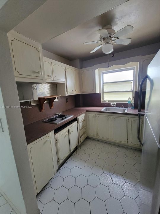 Recently Sold: $275,000 (2 beds, 1 baths, 874 Square Feet)