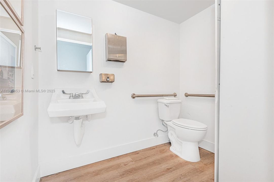 最近租的: $7,000 (0 贝兹, 0 浴室, 0 平方英尺)