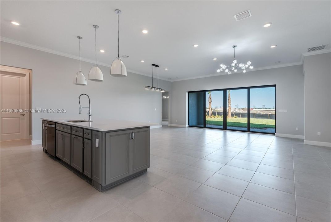 Recently Sold: $649,500 (4 beds, 2 baths, 2306 Square Feet)