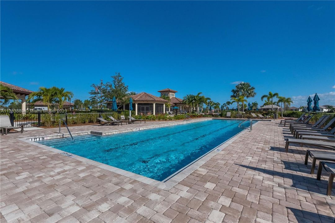 Recently Sold: $649,500 (4 beds, 2 baths, 2306 Square Feet)