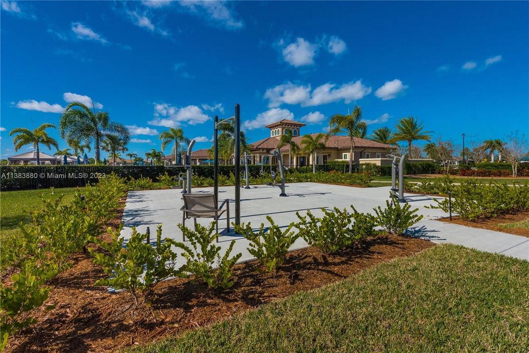 Recently Sold: $649,500 (4 beds, 2 baths, 2306 Square Feet)