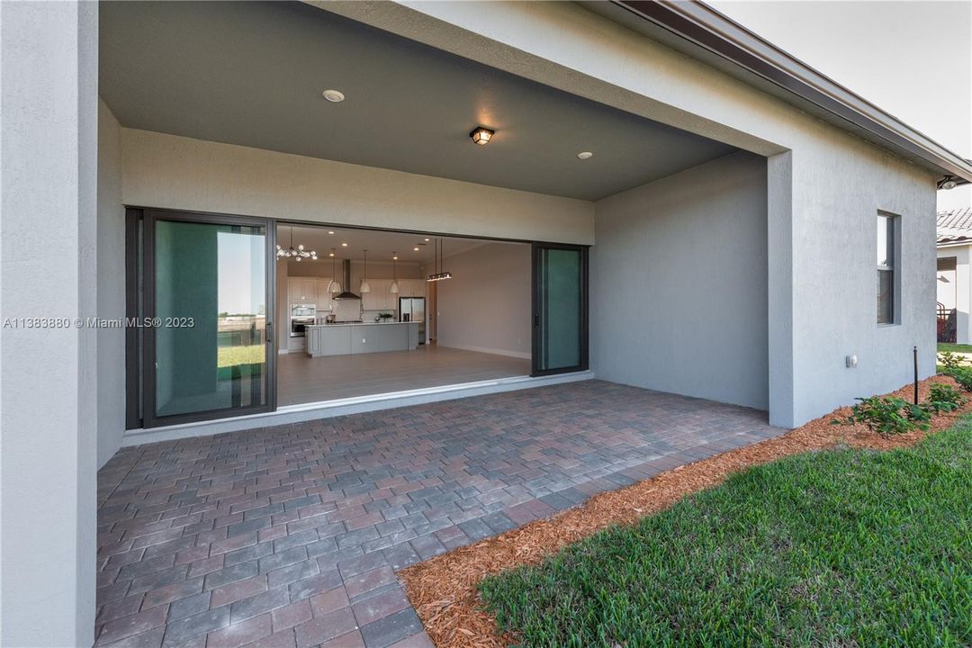 Recently Sold: $649,500 (4 beds, 2 baths, 2306 Square Feet)